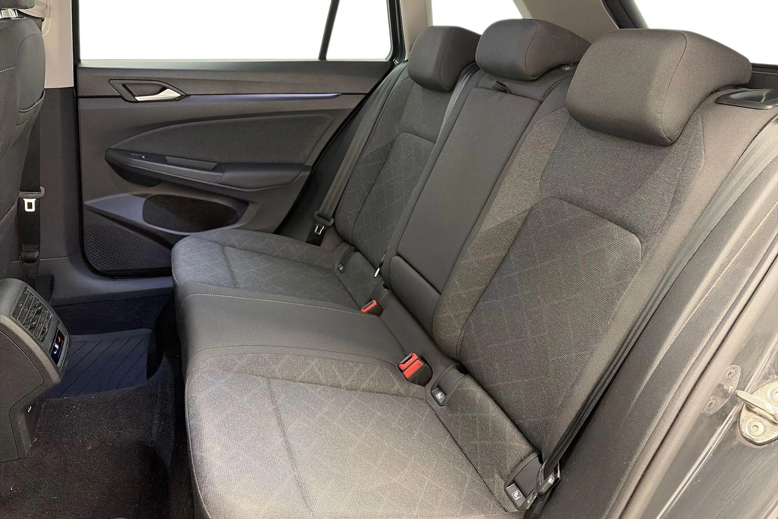 harmaa Volkswagen Golf 2023 kuva 11.