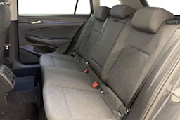 harmaa Volkswagen Golf 2023 kuva 11.