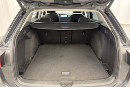 harmaa Volkswagen Golf 2023 kuva 15.
