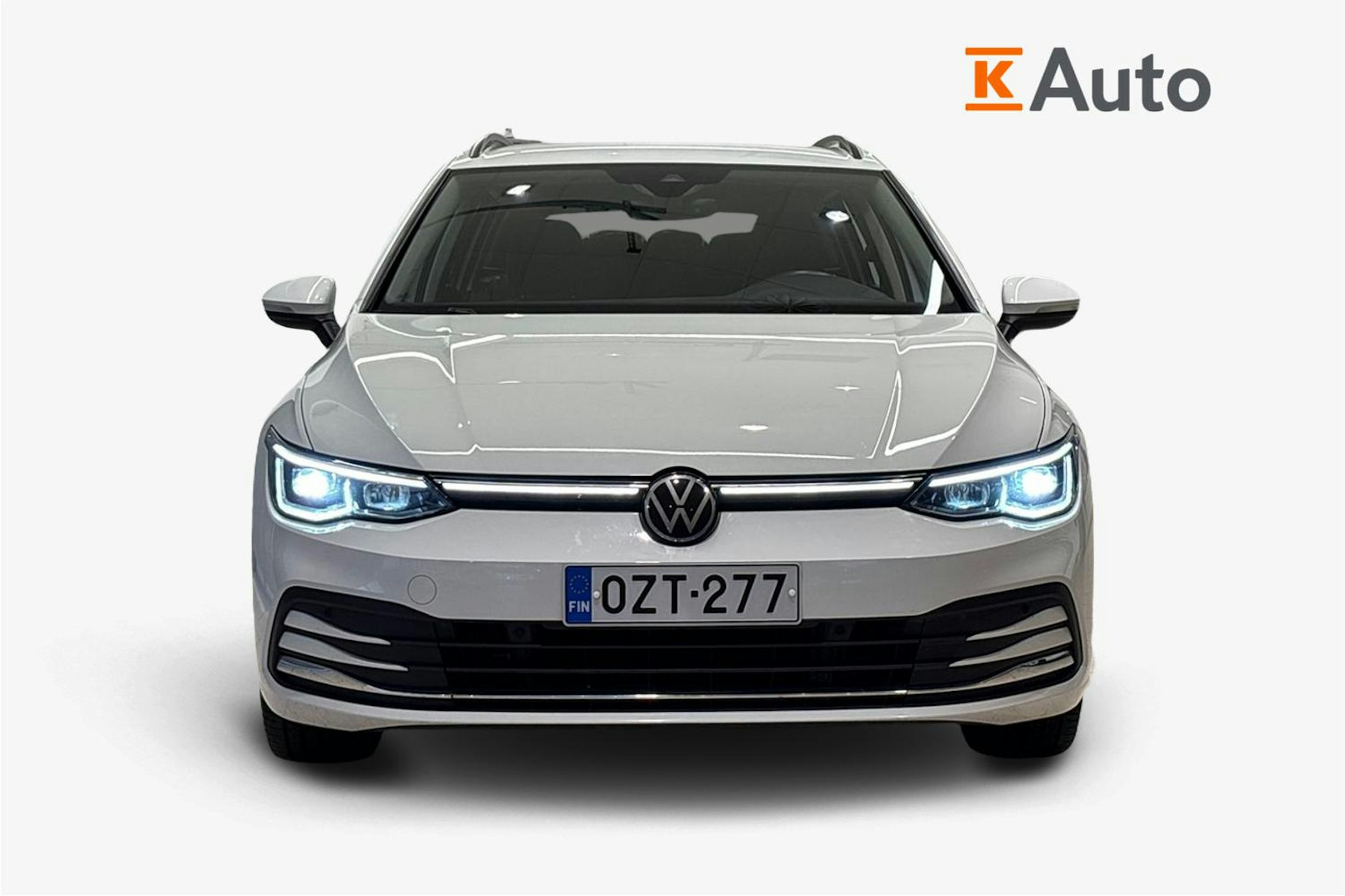 valkoinen Volkswagen Golf 2023 kuva 5.