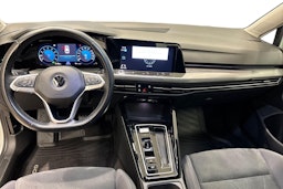 valkoinen Volkswagen Golf 2023 kuva 9.