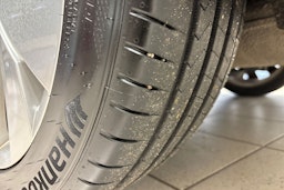 valkoinen Volkswagen Golf 2023 kuva 13.