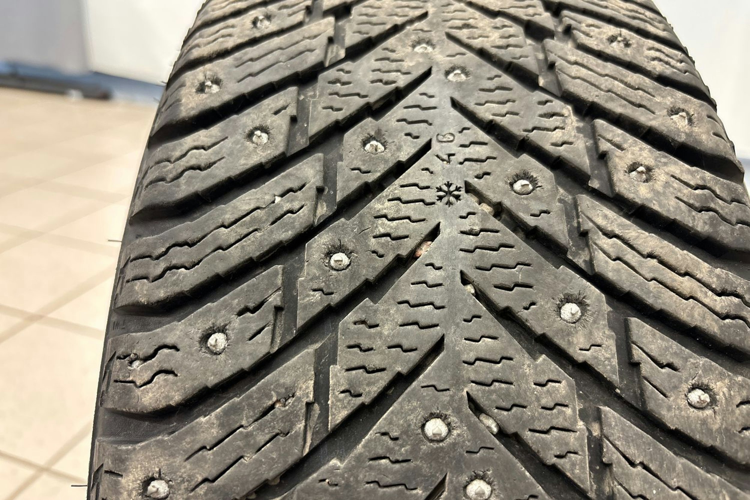 valkoinen Volkswagen Golf 2023 kuva 15.