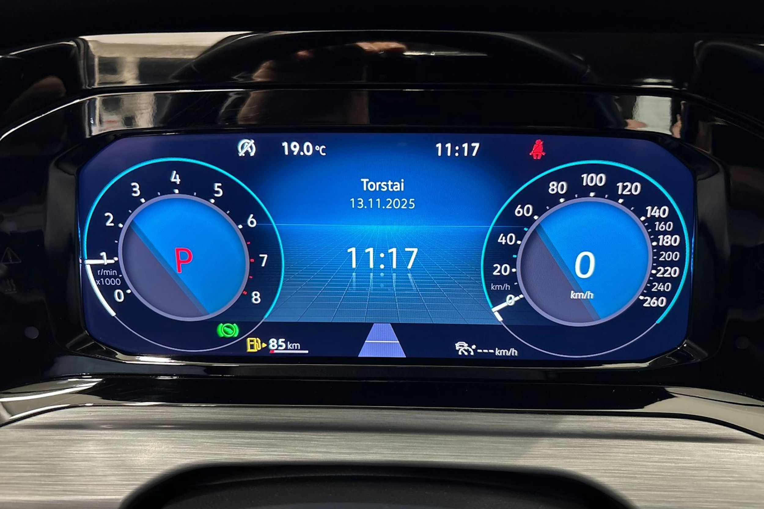 valkoinen Volkswagen Golf 2023 kuva 16.