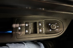 valkoinen Volkswagen Golf 2023 kuva 21.