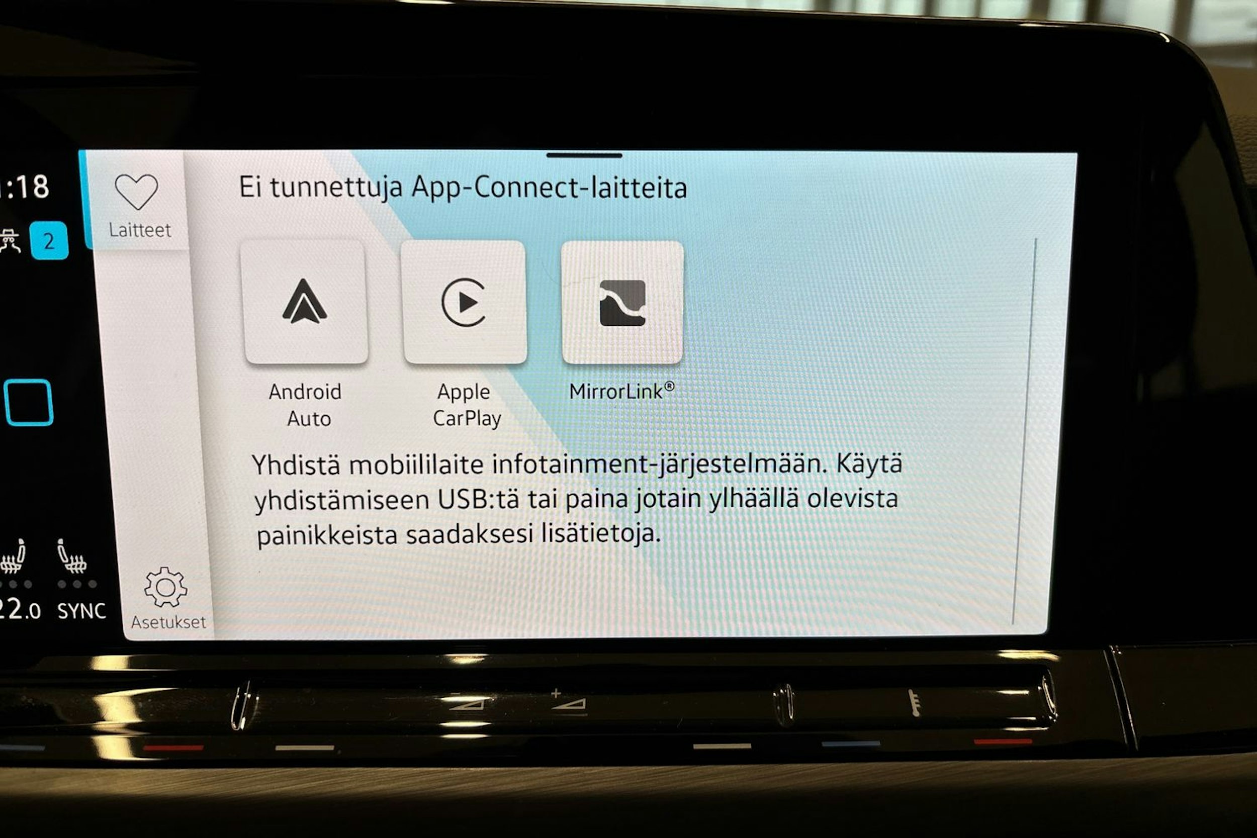 valkoinen Volkswagen Golf 2023 kuva 23.