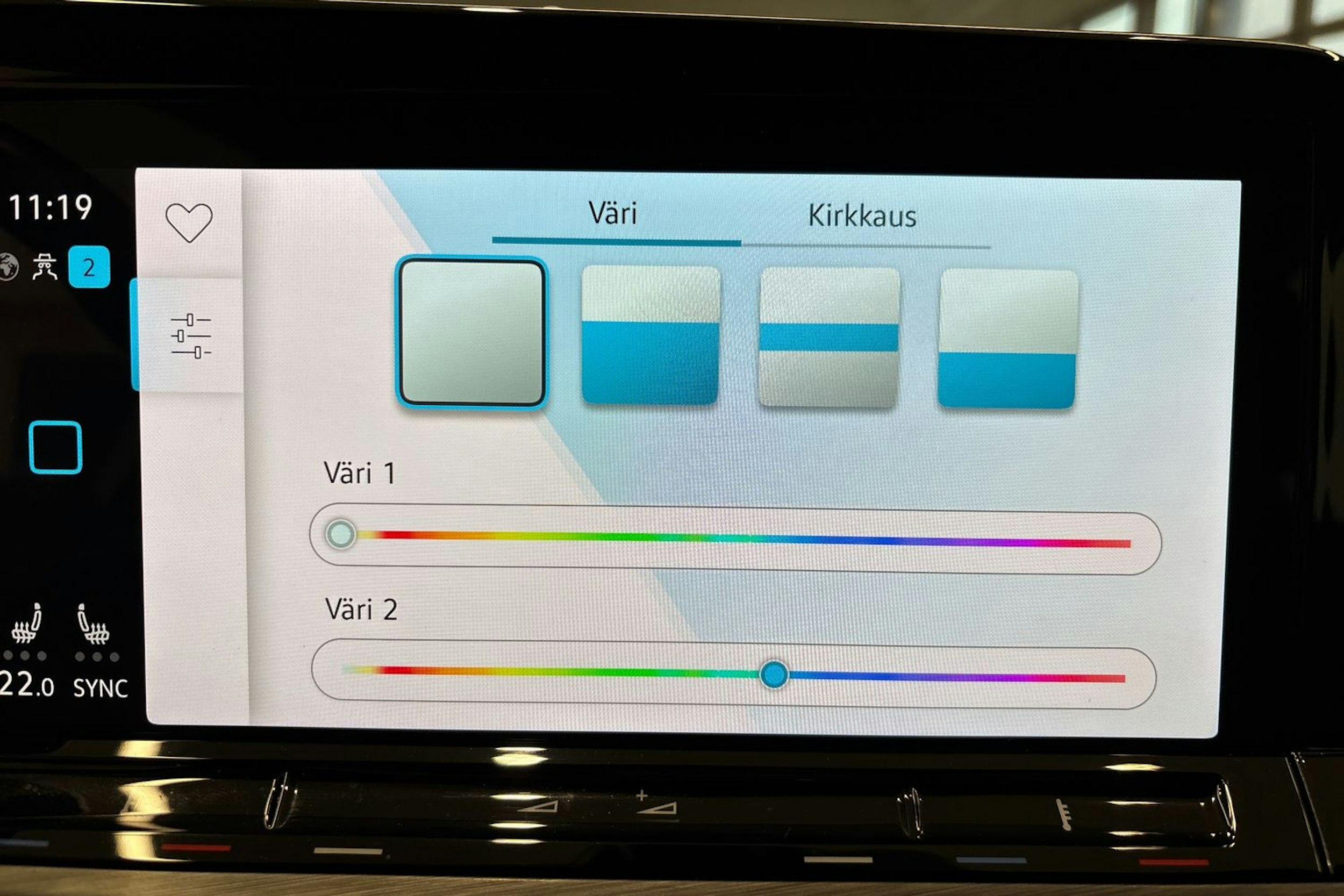 valkoinen Volkswagen Golf 2023 kuva 24.