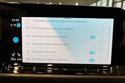 valkoinen Volkswagen Golf 2023 kuva 25.