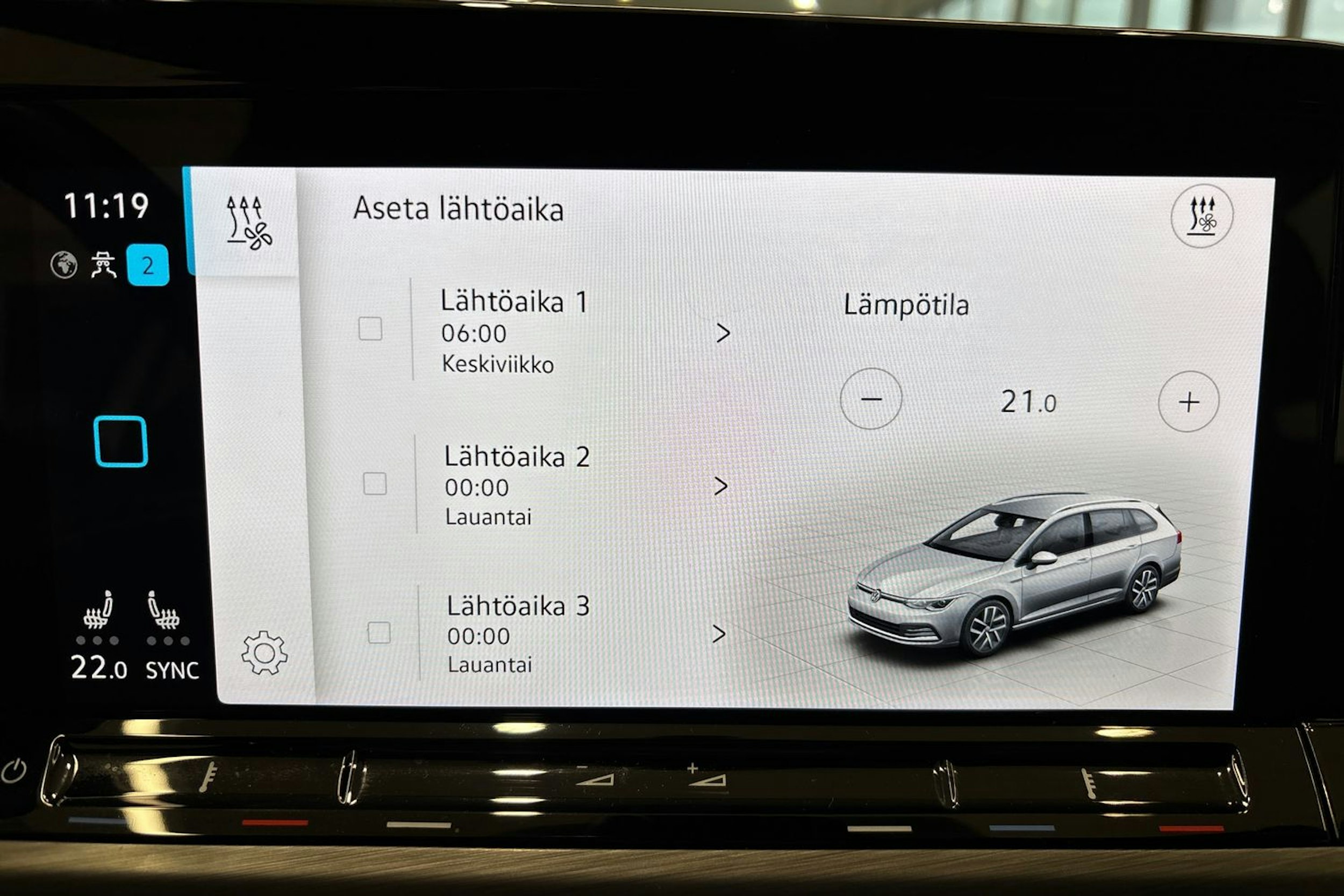 valkoinen Volkswagen Golf 2023 kuva 26.