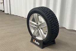 valkoinen Volkswagen Golf 2023 kuva 13.