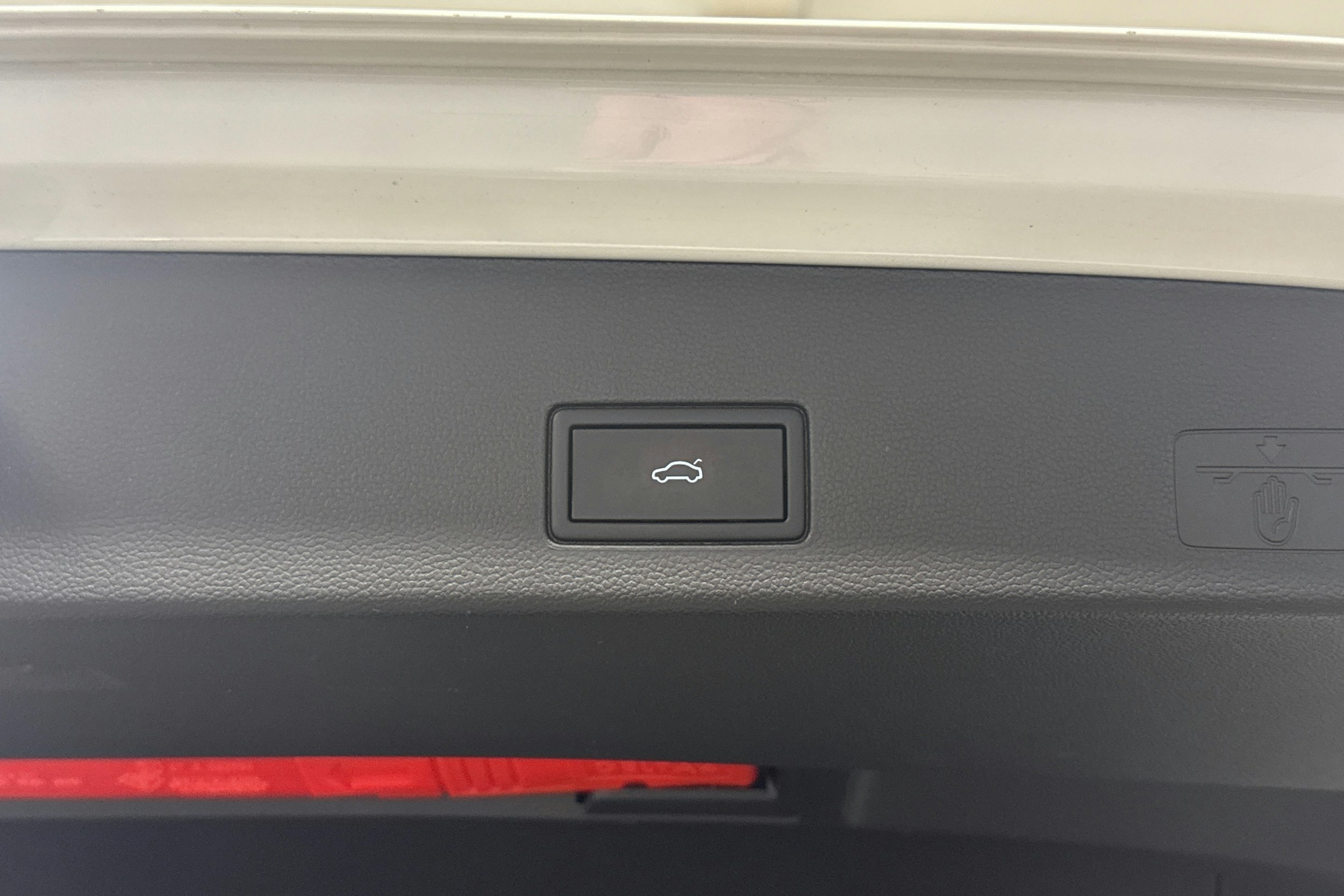 valkoinen Volkswagen Golf 2023 kuva 25.