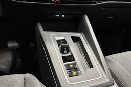 Harmaa Volkswagen Golf 2023 kuva 17.
