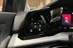 Harmaa Volkswagen Golf 2023 kuva 21.