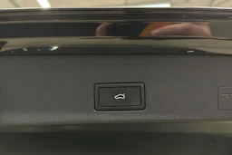 Harmaa Volkswagen Golf 2023 kuva 24.
