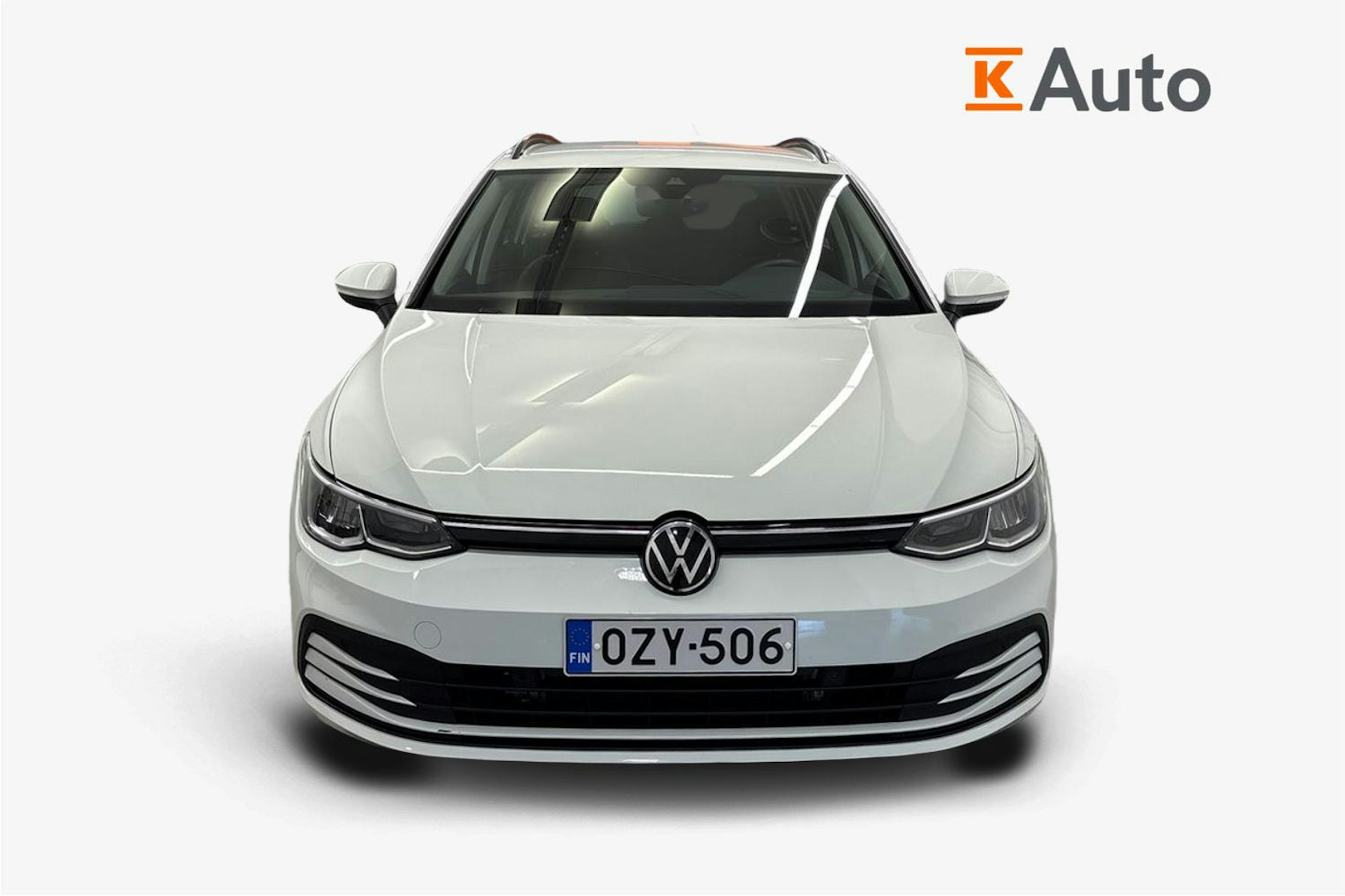 valkoinen Volkswagen Golf 2023 kuva 5.