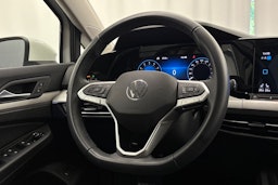 valkoinen Volkswagen Golf 2023 kuva 14.