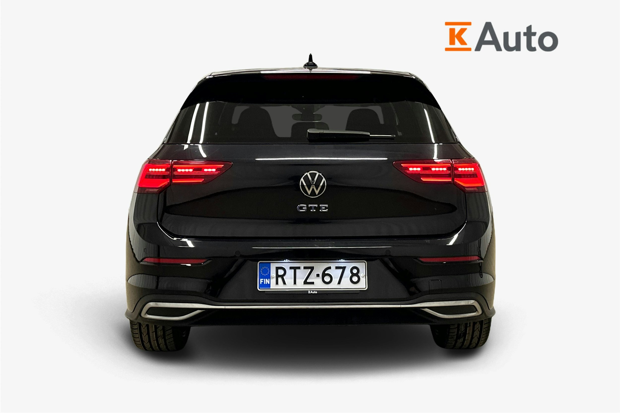 musta Volkswagen Golf 2023 kuva 3.