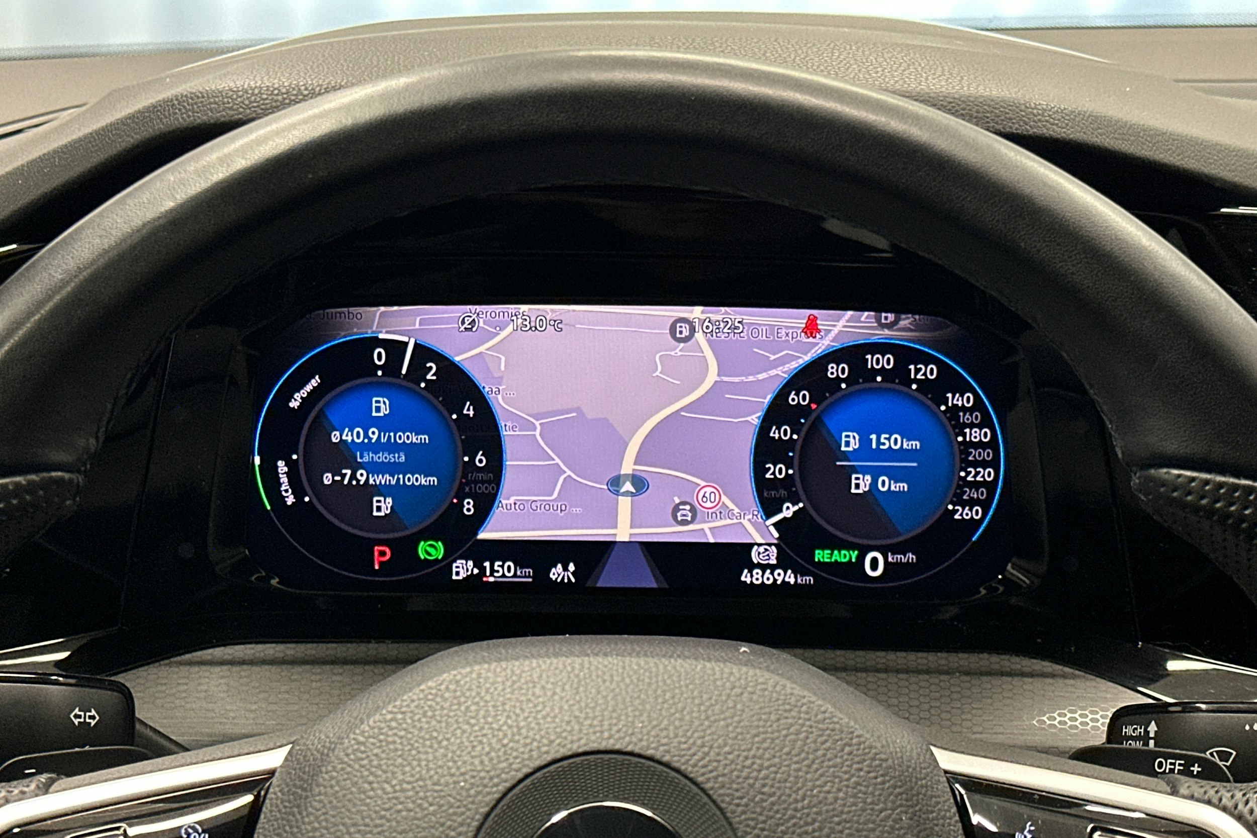 musta Volkswagen Golf 2023 kuva 19.