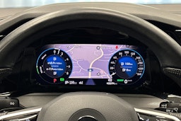 musta Volkswagen Golf 2023 kuva 19.