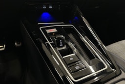 musta Volkswagen Golf 2023 kuva 20.