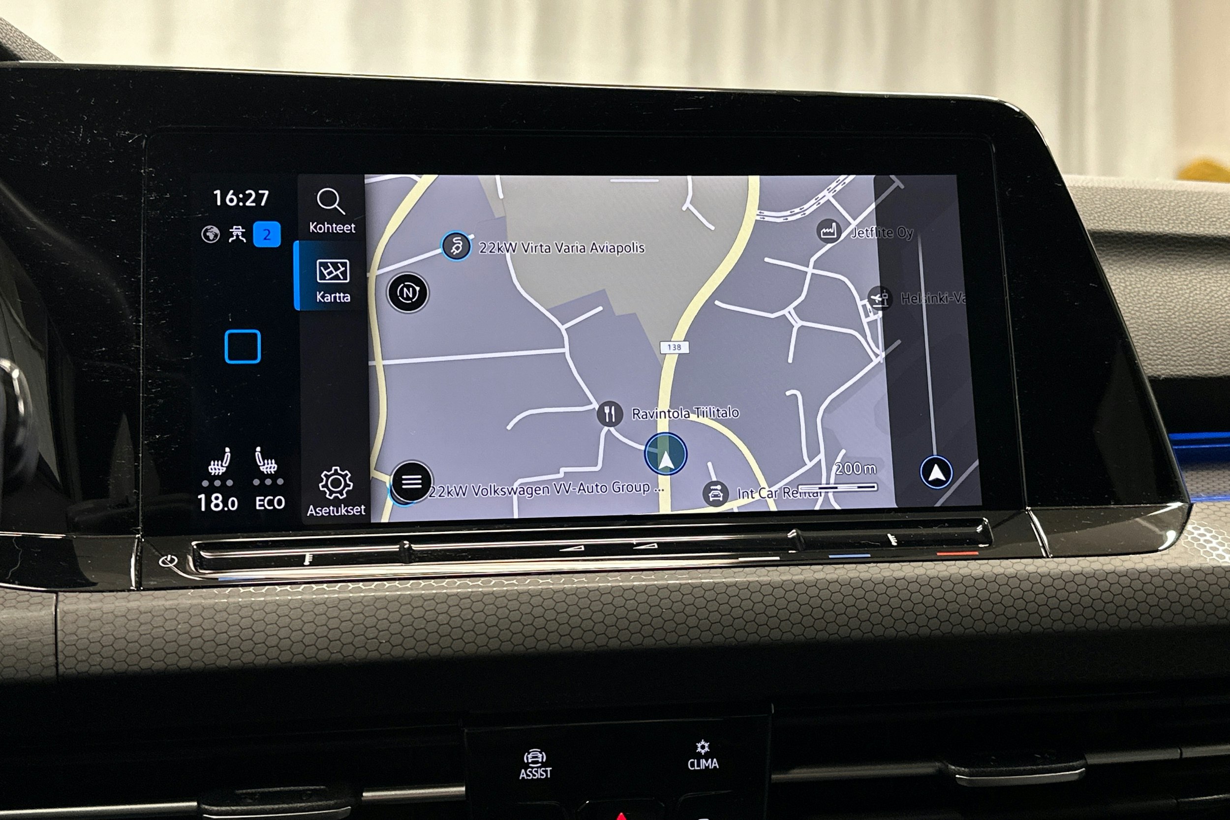 musta Volkswagen Golf 2023 kuva 27.