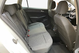 valkoinen Volkswagen Golf 2023 kuva 11.