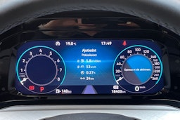 valkoinen Volkswagen Golf 2023 kuva 15.