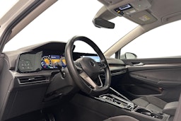 valkoinen Volkswagen Golf 2023 kuva 7.