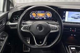 valkoinen Volkswagen Golf 2023 kuva 9.