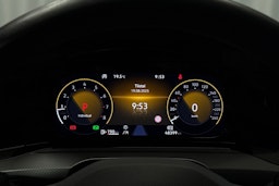 valkoinen Volkswagen Golf 2023 kuva 10.