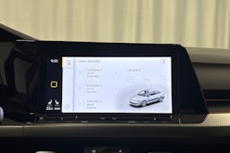 valkoinen Volkswagen Golf 2023 kuva 17.