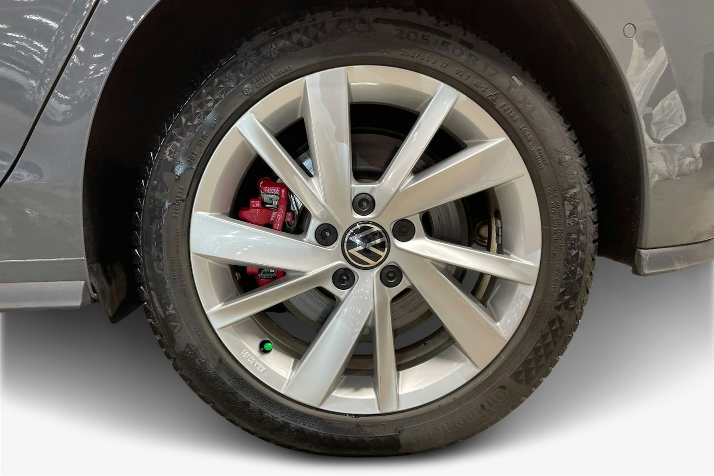 harmaa Volkswagen Golf 2023 kuva 11.