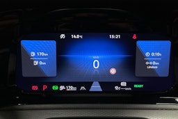 harmaa Volkswagen Golf 2023 kuva 16.