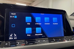 harmaa Volkswagen Golf 2023 kuva 19.