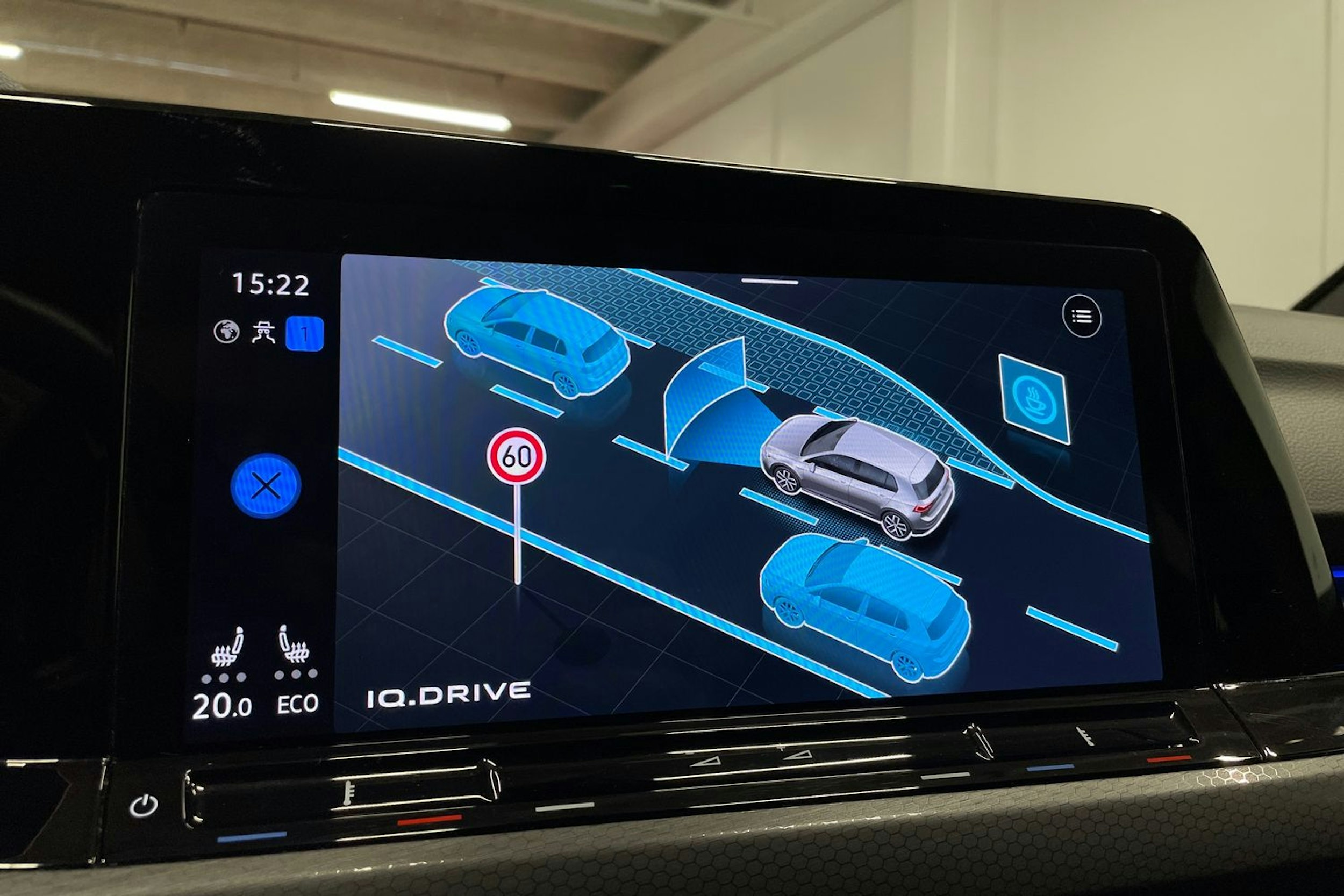 harmaa Volkswagen Golf 2023 kuva 22.