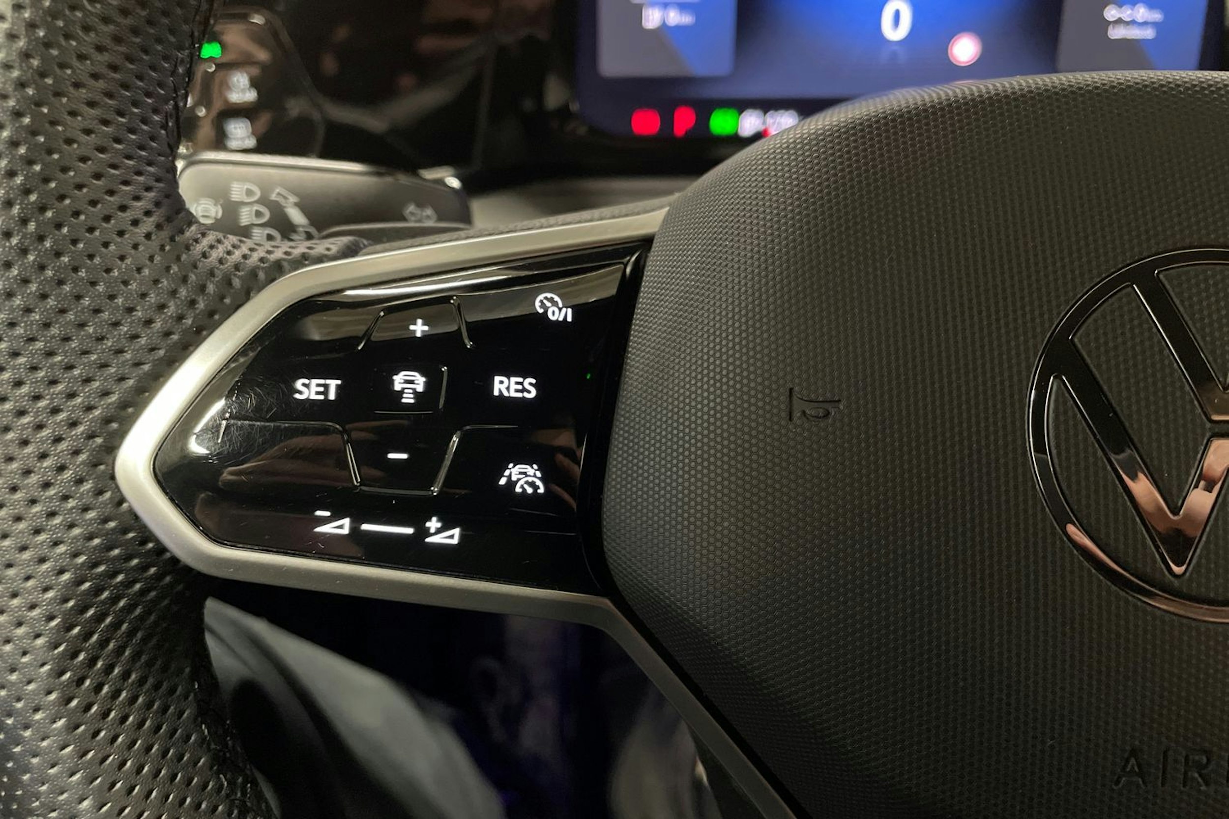 harmaa Volkswagen Golf 2023 kuva 27.