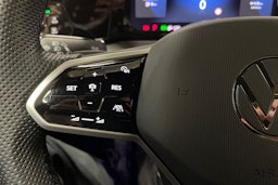 harmaa Volkswagen Golf 2023 kuva 27.