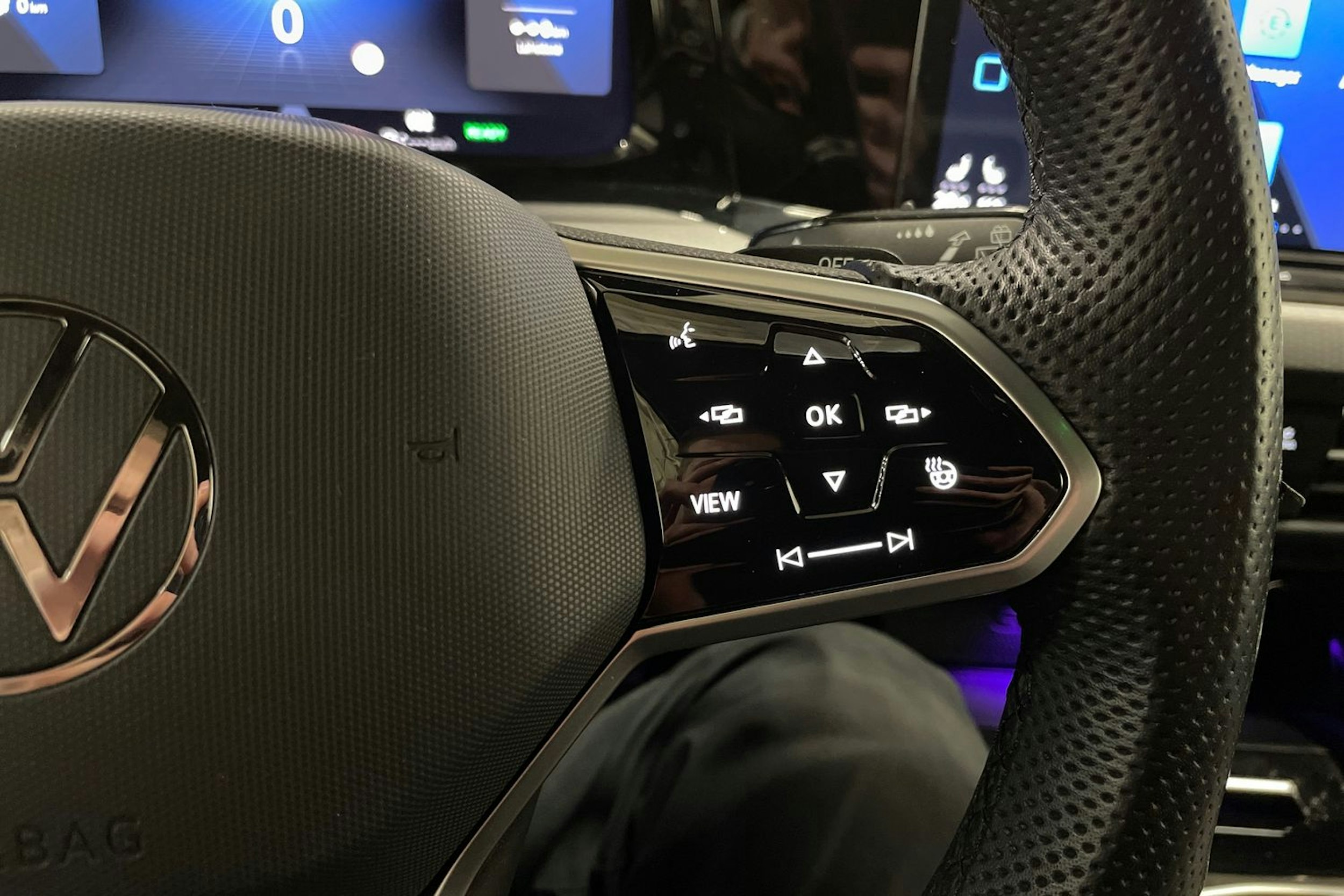 harmaa Volkswagen Golf 2023 kuva 28.