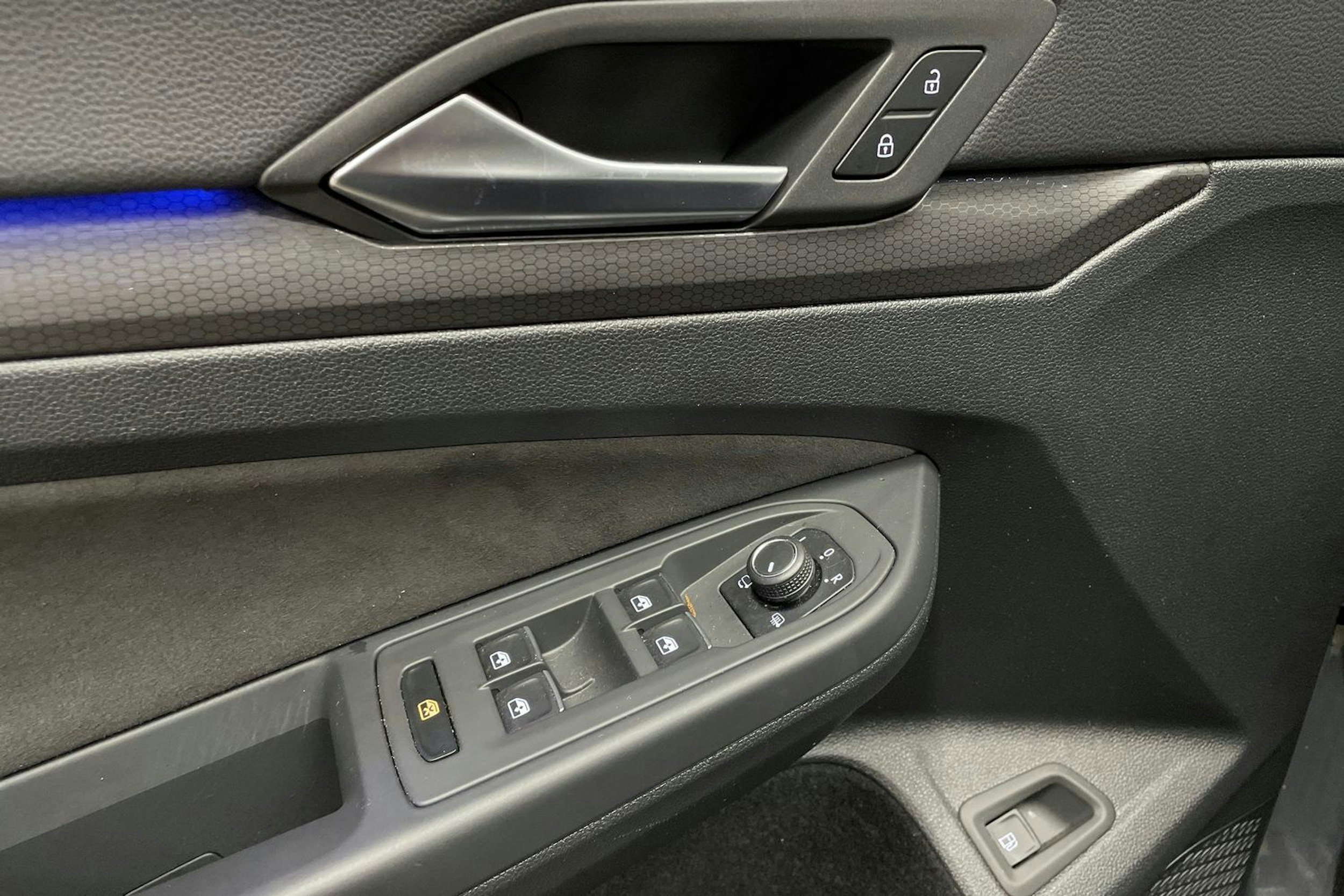 harmaa Volkswagen Golf 2023 kuva 29.