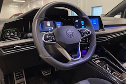 harmaa Volkswagen Golf 2023 kuva 30.