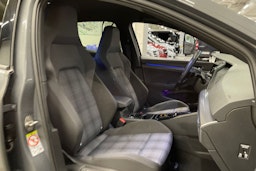 harmaa Volkswagen Golf 2023 kuva 31.