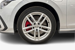 harmaa Volkswagen Golf 2023 kuva 9.