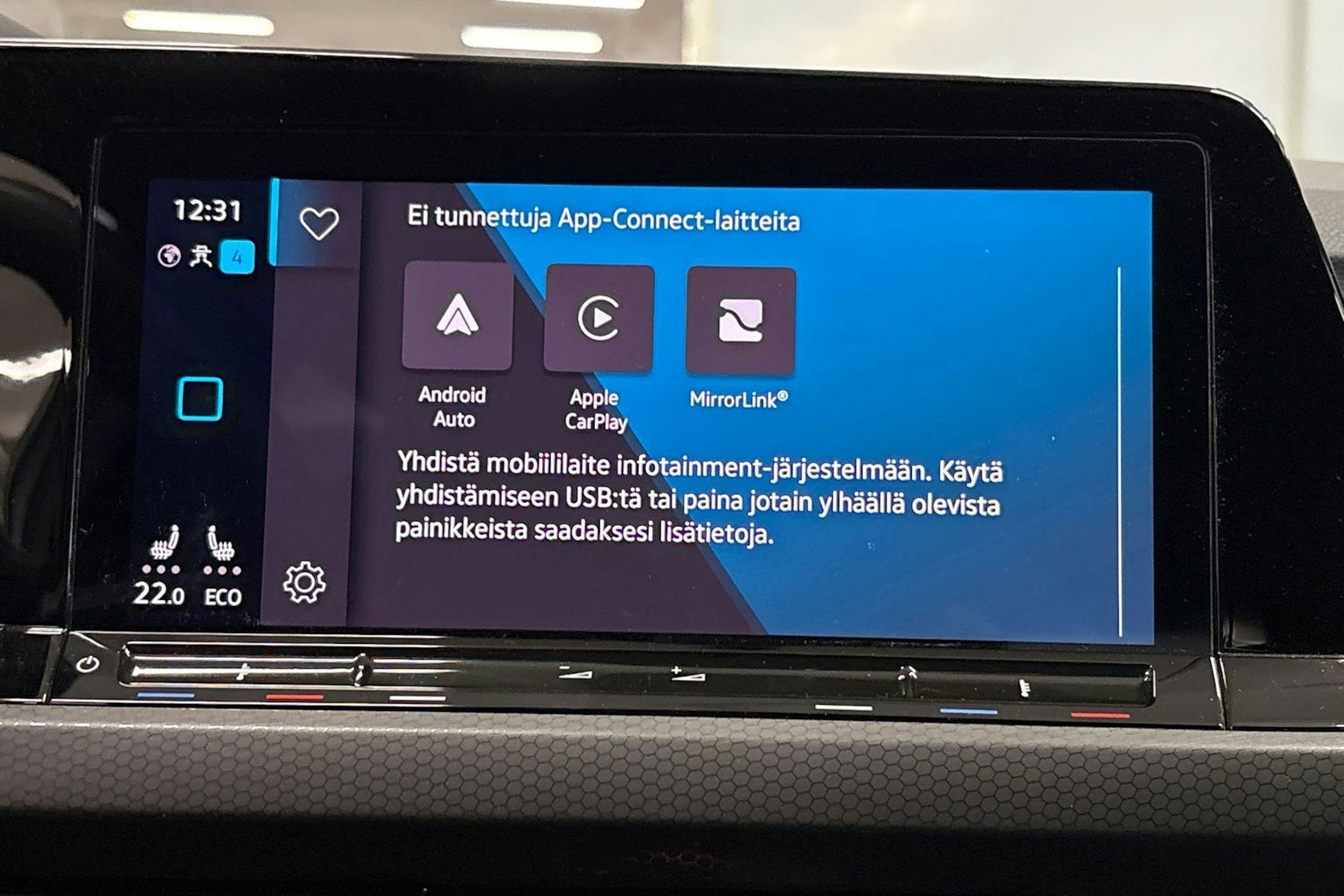 harmaa Volkswagen Golf 2023 kuva 11.