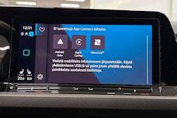 harmaa Volkswagen Golf 2023 kuva 11.