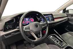 harmaa Volkswagen Golf 2023 kuva 6.