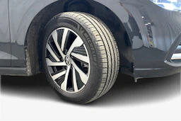 harmaa Volkswagen Golf 2023 kuva 9.
