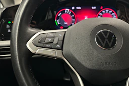 harmaa Volkswagen Golf 2023 kuva 11.