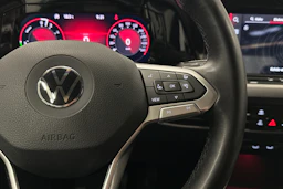 harmaa Volkswagen Golf 2023 kuva 12.