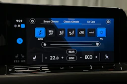 harmaa Volkswagen Golf 2023 kuva 30.