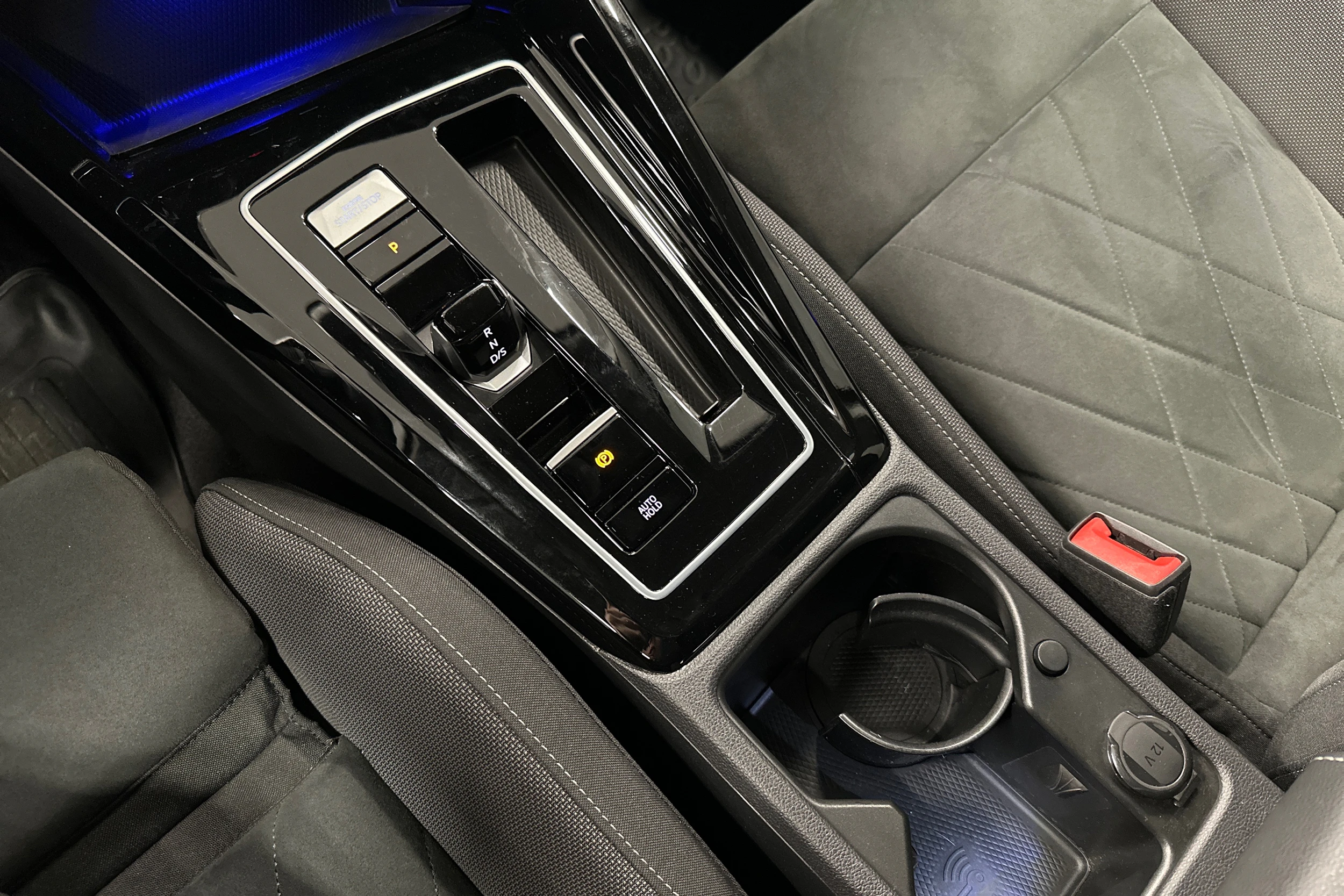 harmaa Volkswagen Golf 2023 kuva 34.